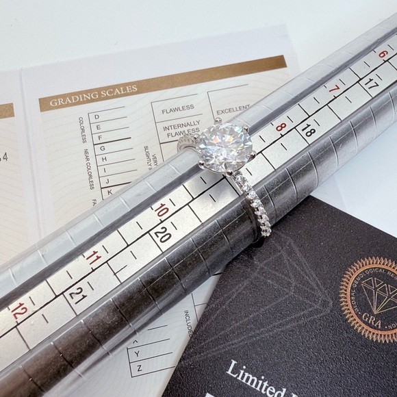 Dainty Moissanite Diamond 2CTW Ring 925  w/GRA cert - Picture 9 of 9